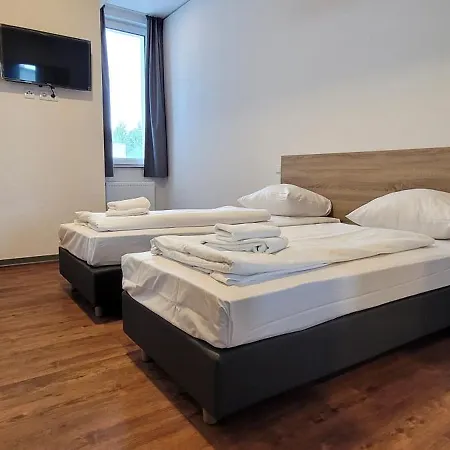 Queens Residenz מלון