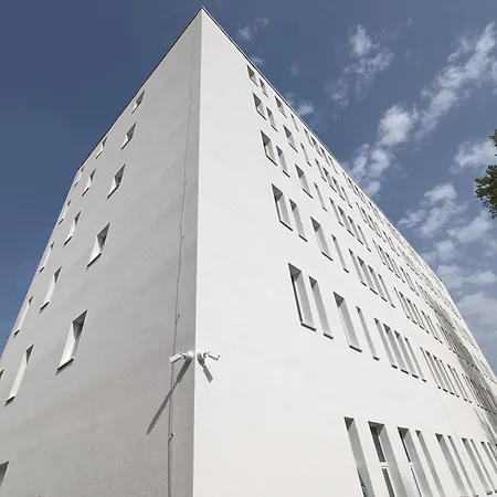 Queens Residenz מלון *