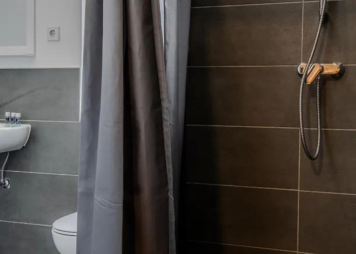 מלון Queens Residenz *